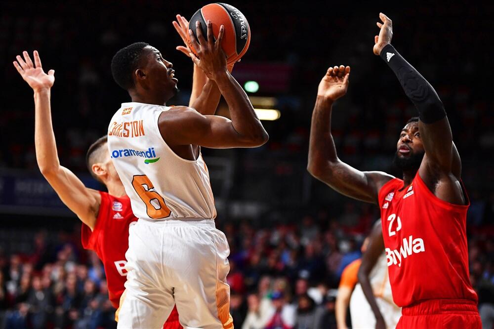 Semaj Kriston (levo, u dresu Baskonije)