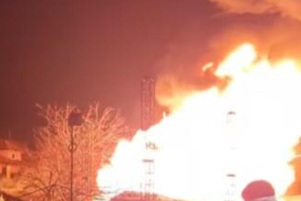 NEZAPAMĆEN POŽAR U TEMERINU: Objavljeni stravični snimci, ljudi BEŽE, puca na SVE STRANE! (VIDEO)