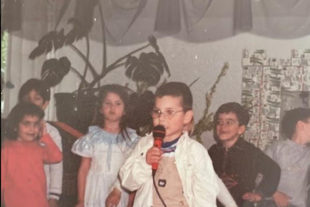 DA LI PREPOZNAJETE PEVAČA SA SLIKE? Danas NE MOŽE da se ODBRANI od žena, za njega kažu da je SRPSKI Toše Proeski