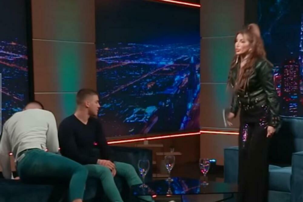 SKANDAL U EMISIJI UŽIVO: Dalila PONIŽENA od strane GOSTIJU, pred sam kraj joj PONUDILI NEPRISTOJNU PONUDU