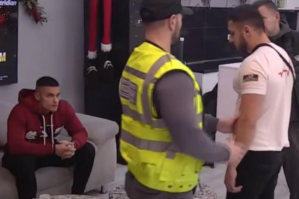 FIZIČKI NAPAD U ZADRUZI, OBEZBEĐENJE MUNJEVITO ULETELO: Potukao se LJUBAVNI PAR, može biti UZNEMIRUJUĆE (VIDO)