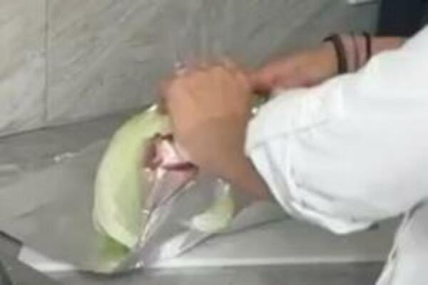 OTKRILA KAKO DA OČISTITE KUPUS U TREN OKA, NIJE VAM POTREBAN NI NOŽ: Pripremićete ZIMNICU za čas