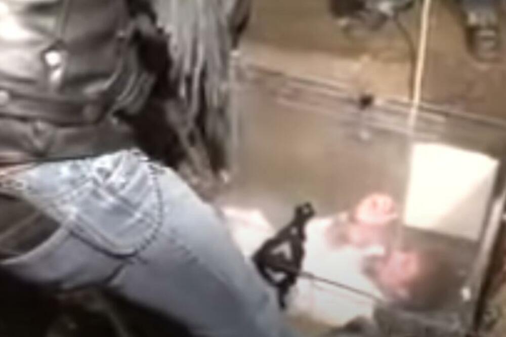 MAĐIONIČAR UMRO PRED LJUDIMA, TRIK KOJI JE POKUŠAO DA IZVEDE POŠAO PO ZLU: Roditelji gledali sav UŽAS (VIDEO)