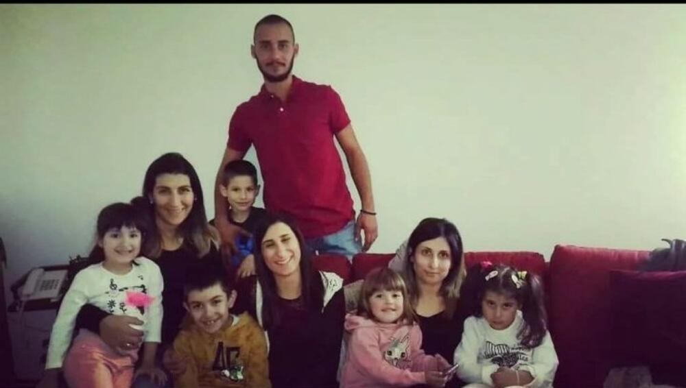 Aleksandar sa sestrama, sestrićima i sestričinama