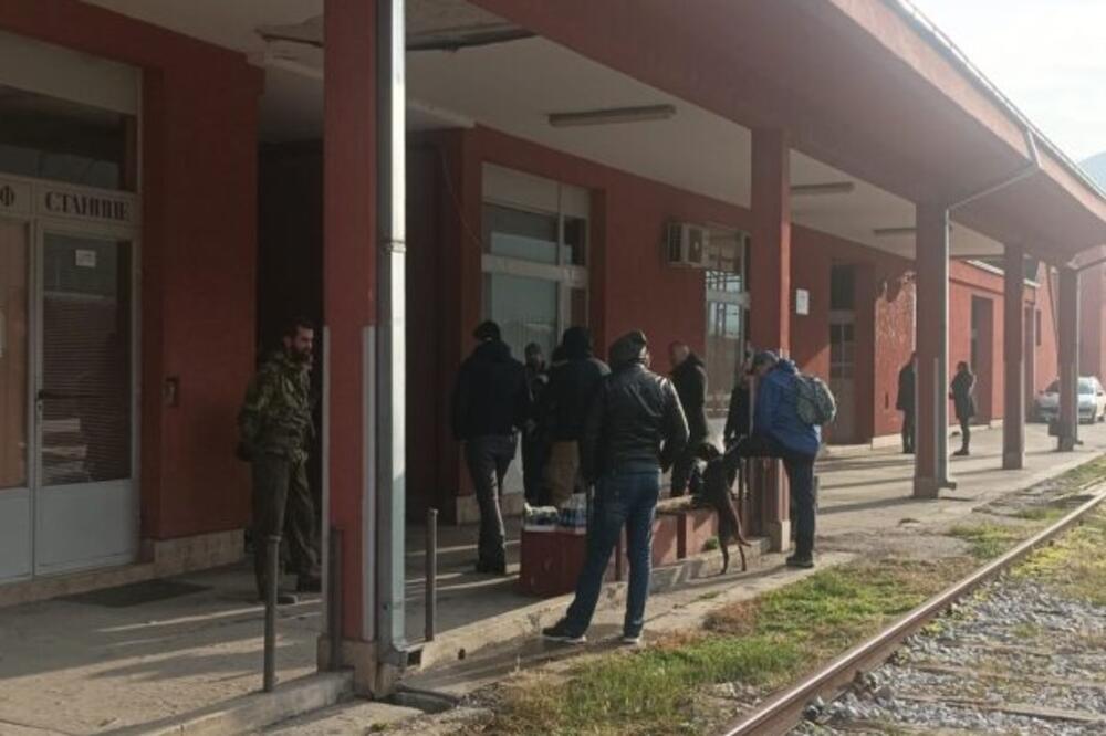 ZA ILINKOM SE TRAGA OD JUTRA DO MRAKA, A I DALJE NI TRAGA NI GLASA: Roditelji mole sve koji mogu da im POMOGNU