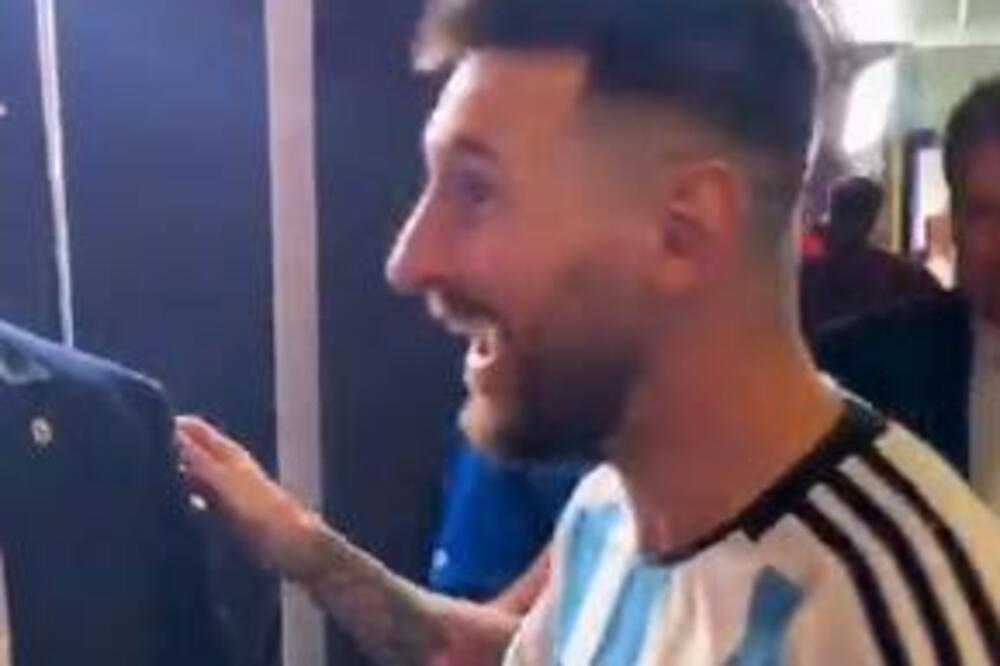 NIJE GA OČEKIVAO: Mesi se ODUŠEVIO kada je video ko će mu uručiti nagradu, nije mogao da skine OSMEH sa lica! VIDEO