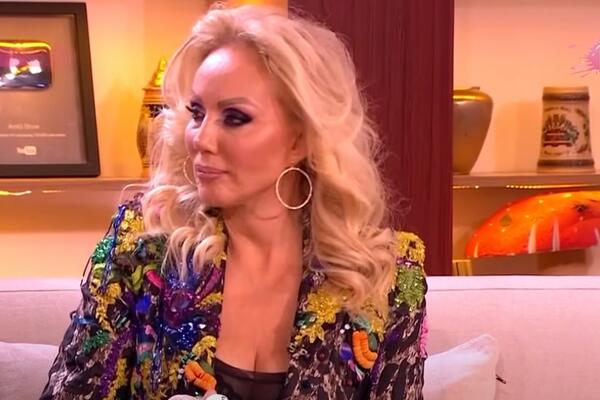 LEPA BRENA PROGOVORILA O BABA VANGI: Otkrila do DETALJA šta joj je ČUVENA PROROČICA pogodila