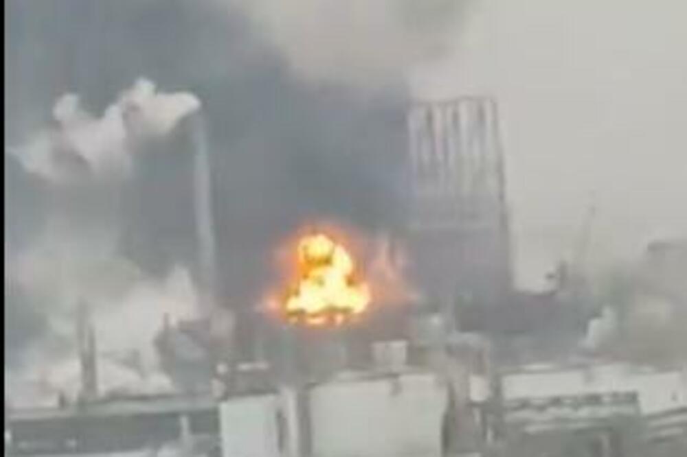 JEZIV SNIMAK EKSPLOZIJE U FABRICI: Ima i POGINULIH, šet osoba je u BOLNICI, a TRAGA SE za još LJUDI (VIDEO)