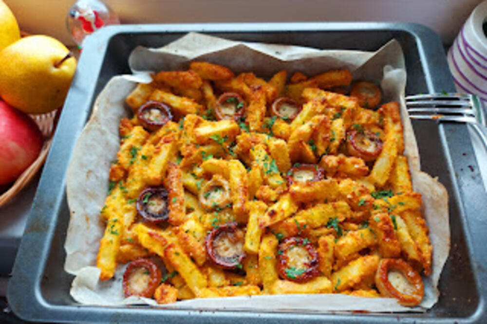 BAKA SAMO OVAKO SPREMA DOMAĆI POMFRIT: Savršen ukus, a zdravija verzija! (VIDEO)