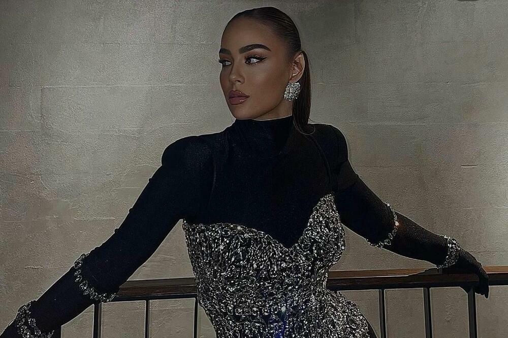 "DA SAM SE JA PITALA, SRPKINJI NE BI PRODALI MOJ HIT!" Albanka provocira DOMAĆU PEVAČICU, OVO JE SRAMOTA