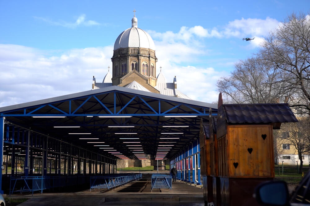 GRAĐANI ČANTAVIRA DOBILI NOVI TRG: Nov i moderan javni prostor povezao sva okolna sela sa prigradskim naseljem