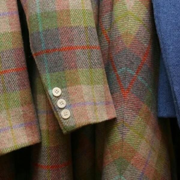 EVO ČEMU STVARNO SLUŽE DUGMIĆI NA RUKAVU: Sve vreme smo ih koristili POGREŠNO