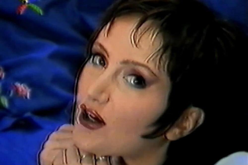 SVI SU MISLILI DA JE PUNA PARA, A ISTINA JE BILA SKROZ DRUGAČIJA: Naša pevačica nije imala ni za KIRIJU