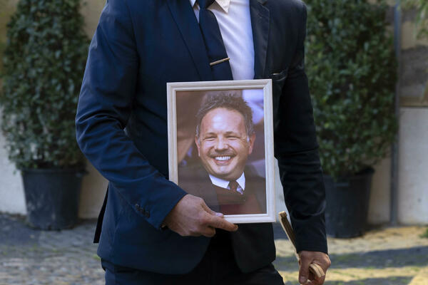 VELIKI PRIJATELJ SINIŠE MIHAJLOVIĆA SE NIJE POJAVIO NA SAHRANI: Svi ga osuđuju, a šta se zapravo krije iza svega?