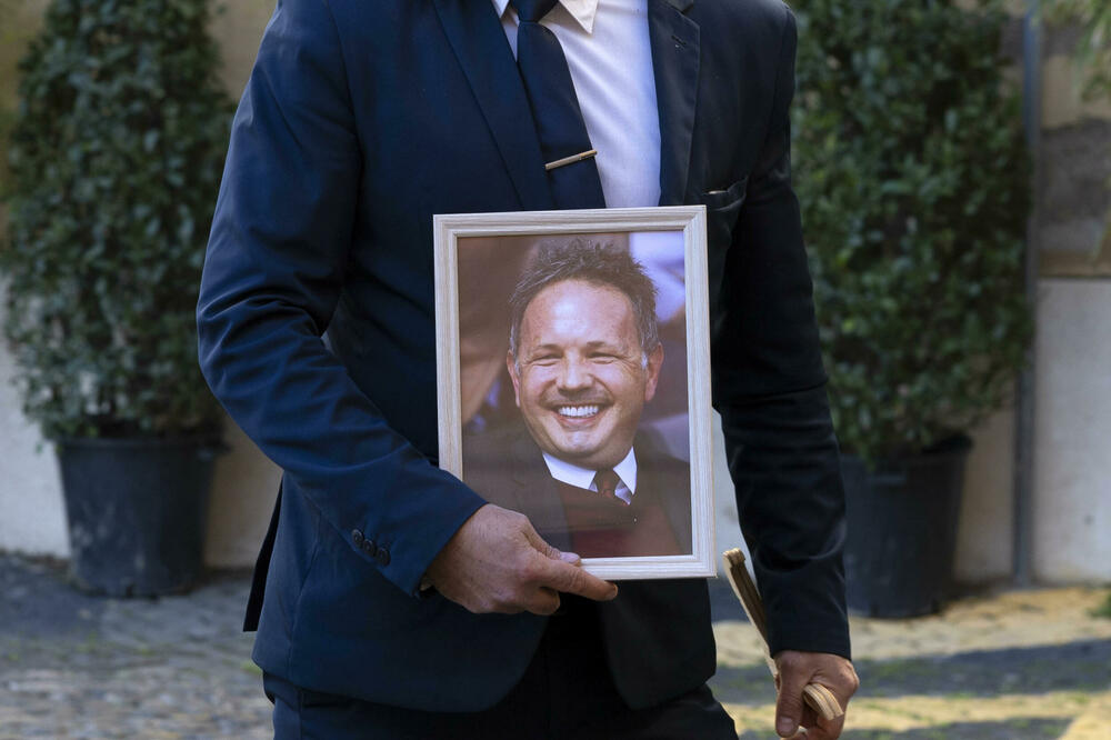 VELIKI PRIJATELJ SINIŠE MIHAJLOVIĆA SE NIJE POJAVIO NA SAHRANI: Svi ga osuđuju, a šta se zapravo krije iza svega?