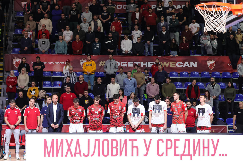 MUK U PIONIRU: Ovako su košarkaši Crvene zvezde odali počast slavnom Mihajloviću! (FOTO)