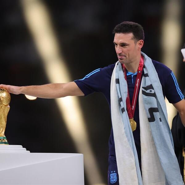 "KAD BI MOGAO OTAC DA ME VIDI..." Emotivne reči selektora Argentine posle osvajanja Mundijala (FOTO)