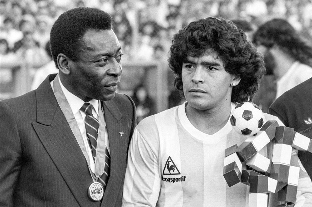 "DIJEGO SE SIGURNO OSMEHUJE"... Pele čestitao Argentini i setio se Maradone (FOTO)