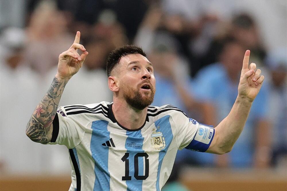 SVI SU ČEKALI DA SE OGLASI MESI: Eksplozija EMOCIJA - spomenuo je i Maradonu! (FOTO)