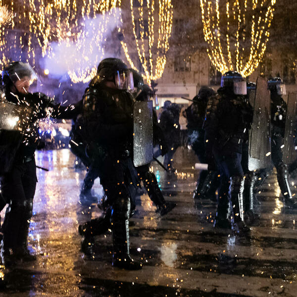 APOKALIPSA U FRANCUSKOJ! Žestoki sukobi navijača i policije (VIDEO)