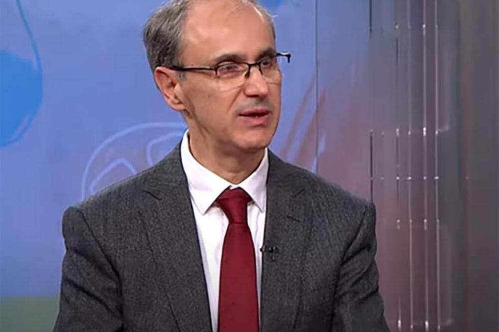 USTAJETE NA LEVU NOGU, BUDITE SE NERVOZNI? Ako je tako dobro poslušajte DR MACURU, STVAR NIJE NAIVNA!