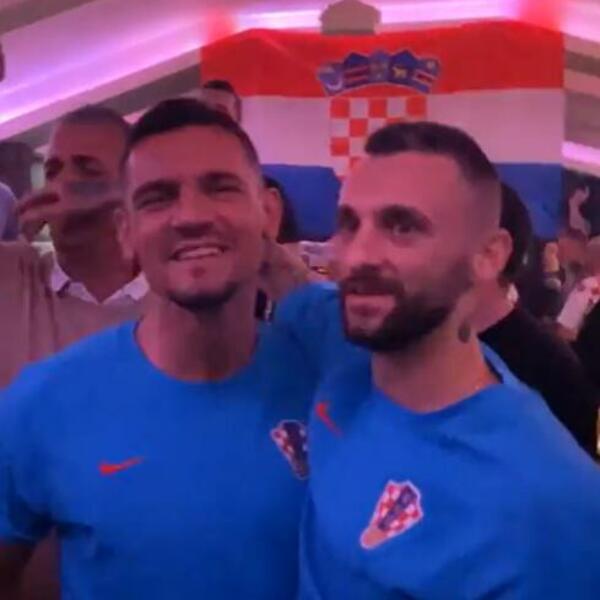 LOVREN I BROZOVIĆ SALUTIRALI FAŠISTIČKI PODZRAV! Hrvati glasno pevali i "Za dom spremni" (VIDEO)