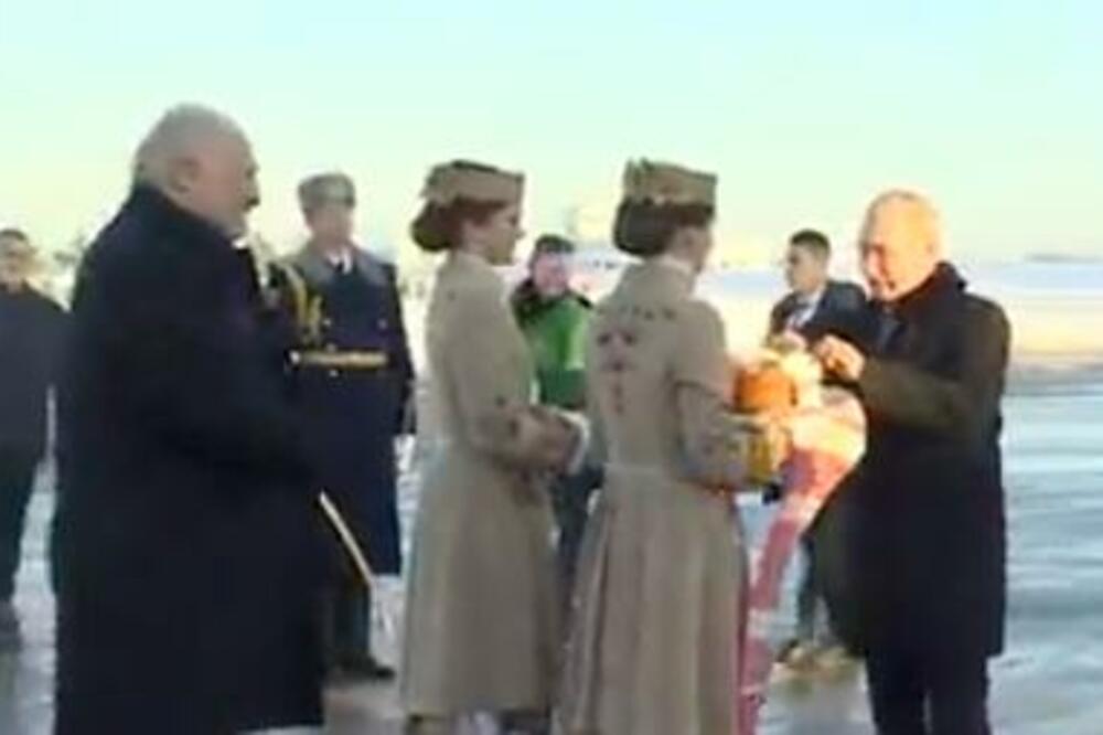 LUKAŠENKO DOČEKAO PUTINA SA POGAČOM U MINSKU: Otkriveno na šta će biti usmerena PAŽNJA RAZGOVORA LIDERA (VIDEO)