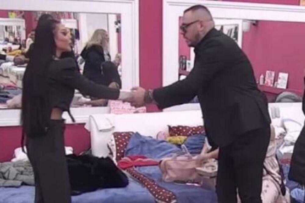 ALEKSANDRA NIKOLIĆ ĆE POLUDETI: Car nije mogao da odoli Maji pa PRIŠAO, ona se nije bunila, PONOVO KAO NEKADA?