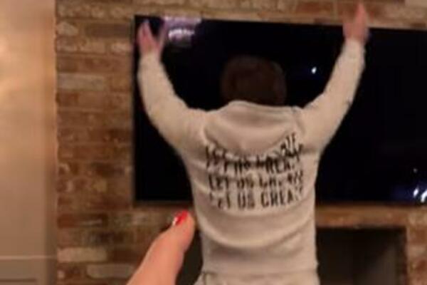 NERVNI SLOM USRED NAJKLJUČNIJEG MOMENTA NA MUNDIJALU: Žena ga DOKRAJČILA, SCENA koja će se PREPRIČAVATI (VIDEO)