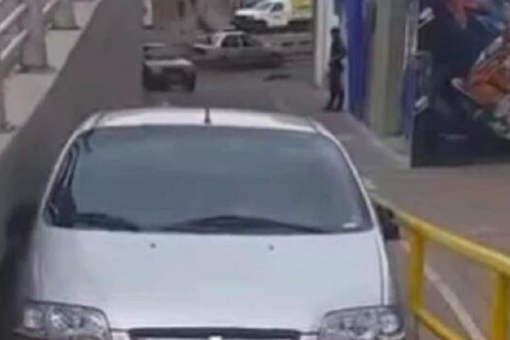 PRIMETILA JE BIZARNE OZNAKE NA KOLIMA, PA OKRIVILA DECU: Saznala je mnogo ZLOKOBNIJU ISTINU, sve se dešavalo NOĆU