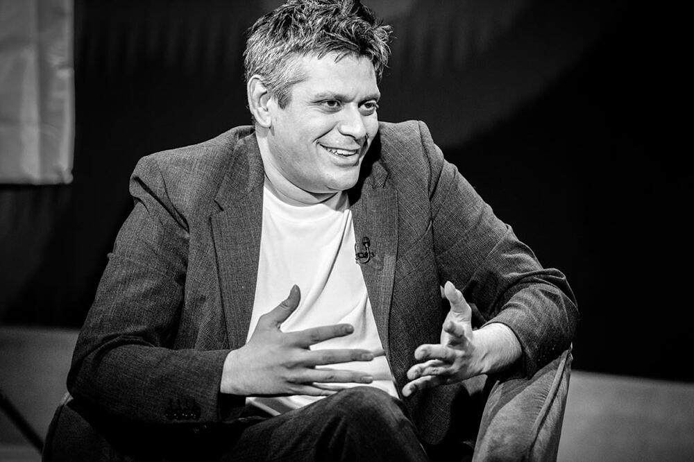 KAKVA SE SIMBOLIKA KRIJE? Po jednom detalju su PREPOZNALI LAĆINO TELO, godinu dana se TAJILO: Novi detalji SMRTI