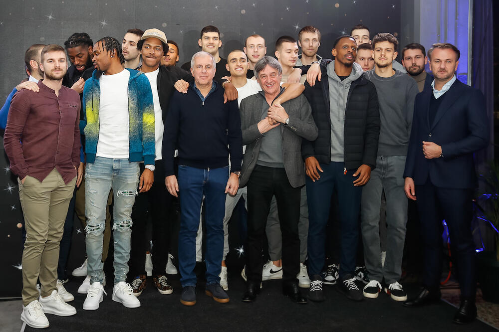 OSTOJA MIJAILOVIĆ SE OBRATIO OBRADOVIĆU I IGRAČIMA: Bez obzira na sve pokazali smo koliko VELIKI Partizan!