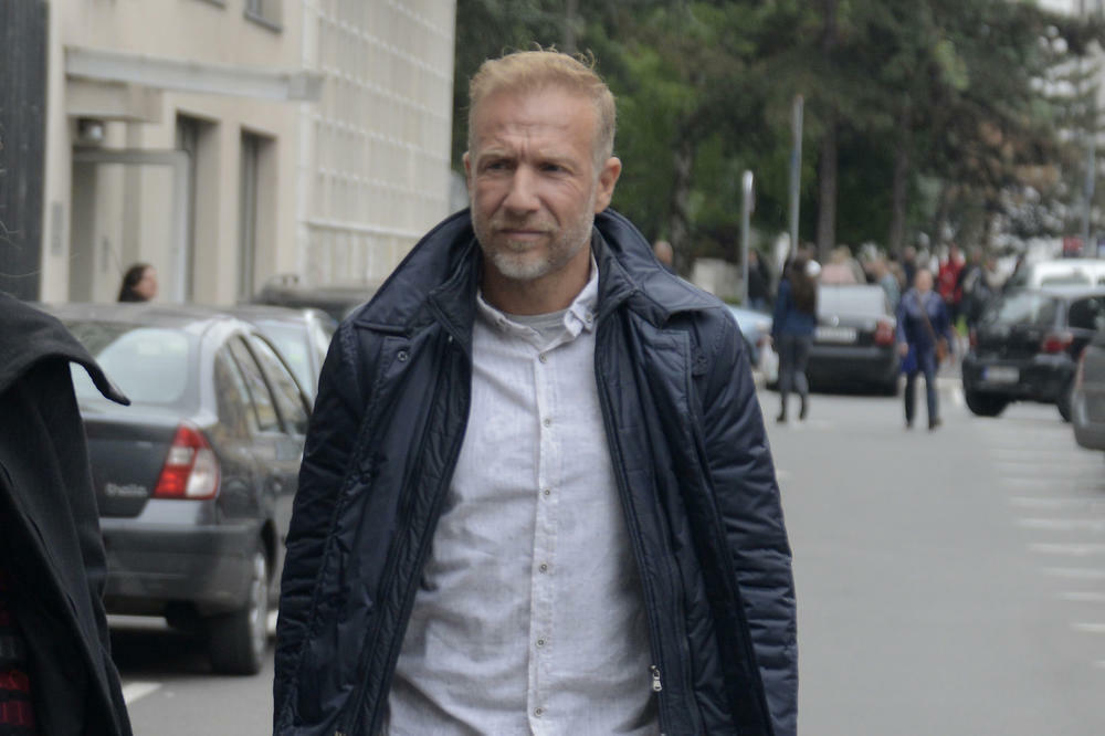 MILAN KALINIĆ SE POTUKAO U EMISIJI: Gost NASRNUO na njega, SNIMAK SVI IMAJU U TELEFONU (VIDEO)