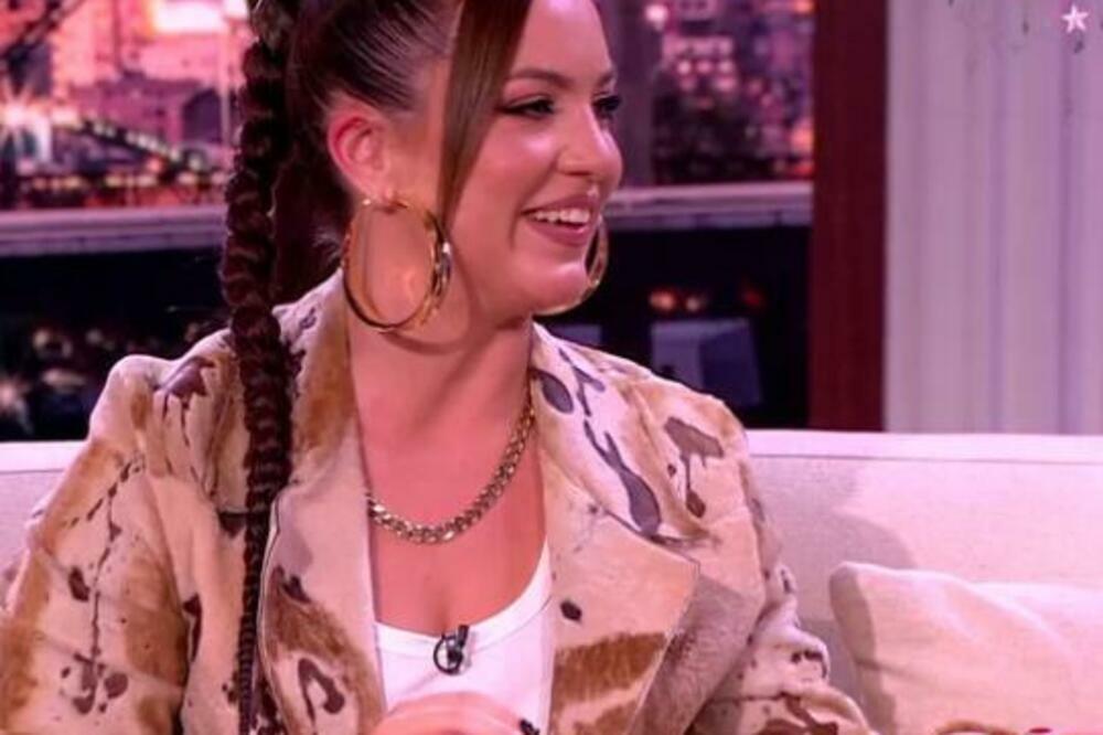 MIMI MERCEDES OTKRILA DETALJE INCIDENTA: Izbačena sa koncerta OVE pevačice i to sa GIPSOM NA RUCI