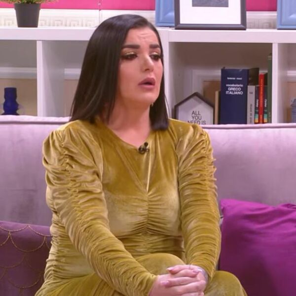 "Aloooooo, odi dedi": Naša pevačica doživela PAKAO od strane MATORCA! Evo šta joj je URADIO usred slavlja