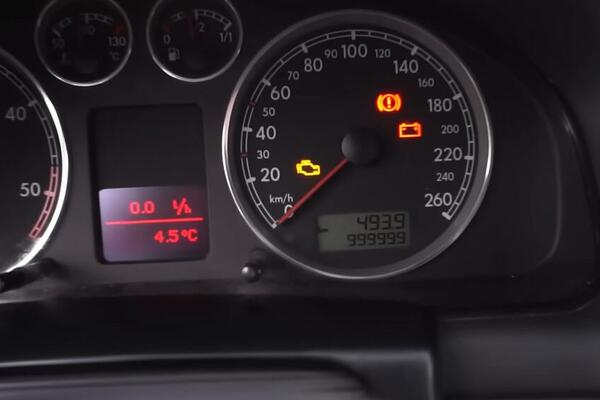 SVAKI DEVETI POLOVNJAK U SRBIJI IMA VRAĆENU KILOMETRAŽU: Evo kako da sami izračunate KOLIKO je stvarno auto PREŠAO!