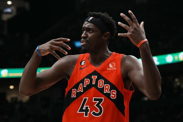 DVA MOĆNA REKORDA OBELEŽILA NOĆ U NBA: Sijakam dao 52 poena za Toronto, Bruklin šampionu 91 za poluvreme! (VIDEO)