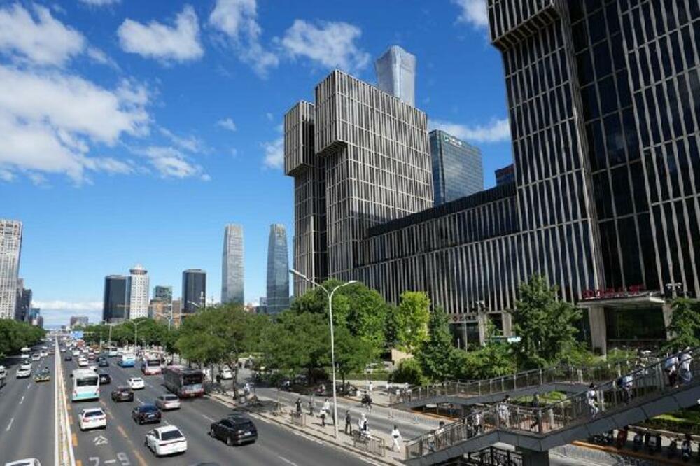 Premijer Li: Treba efikasno sprovoditi mere za stabilizaciju ekonomije