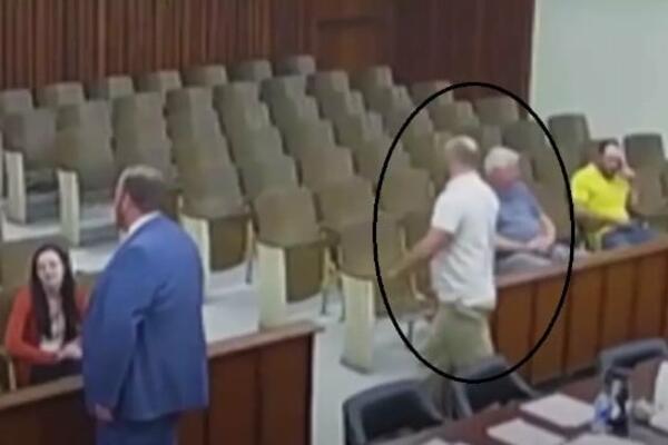 OSUĐEN NA ROBIJU, A ON MRTAV LADAN IŠETAO IZ SUDNICE: Scena za NEVERICU, niko nije pokušao ni da ga ZAUSTAVI