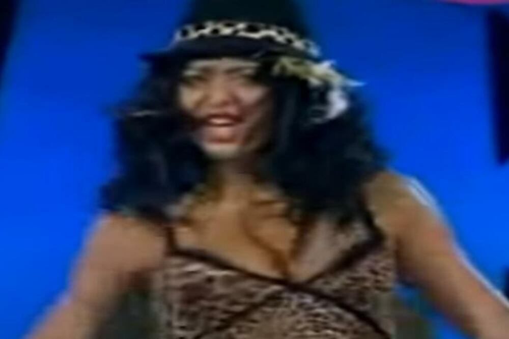 NEPONOVLJIVA IMITACIJA U GRANDU: Ana Nikolić "SKINULA" poznatu pevačicu, o ovome se PRIČA I DAN DANAS! (FOTO)