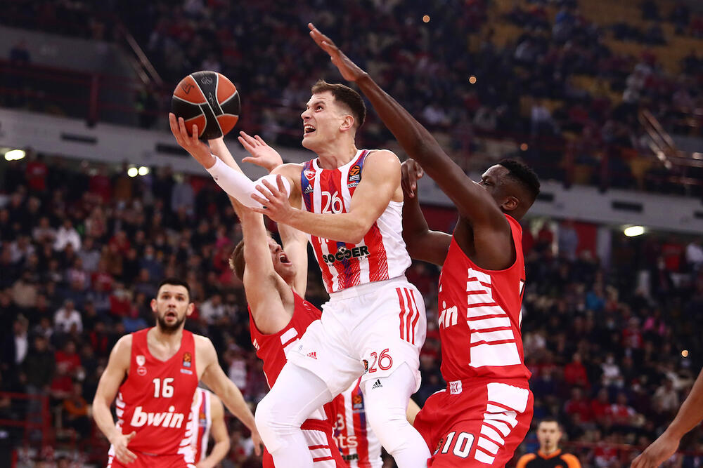 Nemanja Nedović na utakmici Olimpijakosa i Crvene zvezde