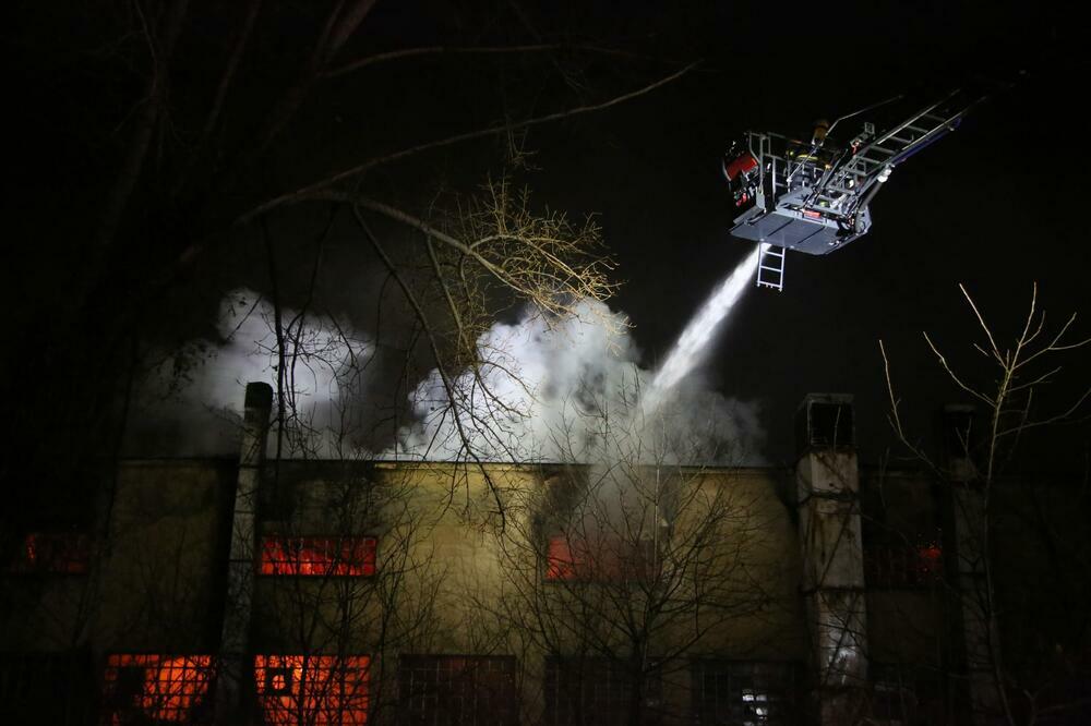 UBIO ŽENU, PA ZAPALIO STAN KAKO BI PRIKRIO DOKAZE! Jeziv zločin u Prijedoru, policija traga za osumnjičenim (FOTO)