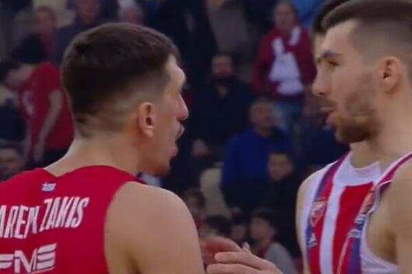UMALO INCIDENT NA KRAJU MEČA OLIMPIJAKOS - ZVEZDA: Evo s kim je Grk hteo da se obračuna, Dobrić ga obuzdao! (VIDEO)