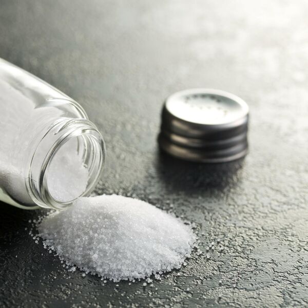 Da li solite jelo na početku ili na kraju kuvanja? Mnogi greše, samo jedno je ispravno