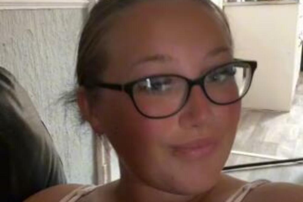 PRED POLAZAK U ŠKOLU OSETILA JAKE BOLOVE U LEĐIMA: Kada je pogledala ispod SUKNJE nije znala ŠTA JE SNAŠLO (VIDEO)