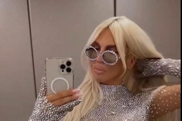 KARLEUŠA OBASJALA MAKEDONIJU I TO CELA U KRISTALIMA: Ovako nešto može samo ONA DA OBUČE, nema DONJI VEŠ?