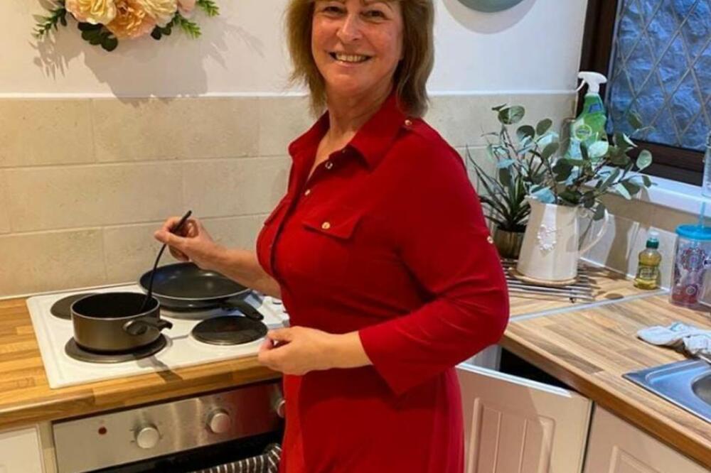 JEDNA BAKA JE POD RAFALNOM PALJBOM ZBOG OKRUTNOG POTEZA: Rođenim unucima radi GROZNU STVAR