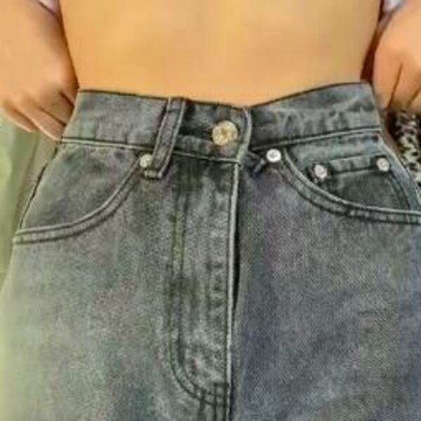 KUPIMO IH, PA NAM SE RAZVUKU: Postoji trik da vam preširoke farmerke više nikad NE BUDU PROBLEM (VIDEO)