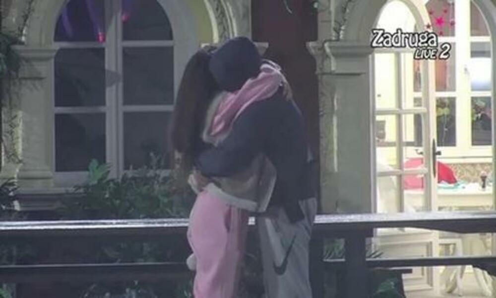 Zvezdan Slavnić i Aneđela Đuričić razmenjuju nežnosti