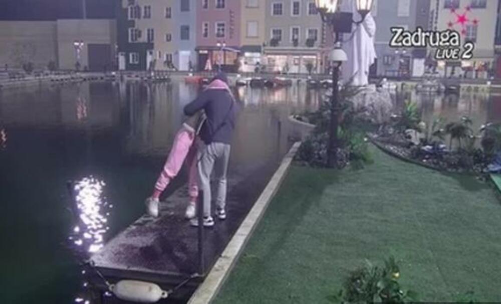  Zvezdan Slavnić i Anđela Đuričić zagrljeni na Rajskom ostrvu